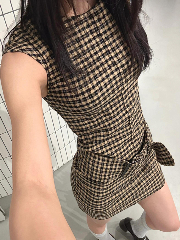 Linen Dress Wrap - เดรสเวสต์ลายสก็อตสไตล์เกาหลีแบบเรโทร ช่วยพรางหุ่นสำหรับผู้หญิง รุ่นใหม่ประจำฤดูร้อน กระโปรงสั้นลำลองอเนกประสงค์ รัดเอวได้